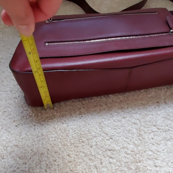 Vince Shoulder Bag - Picture 6 of 8